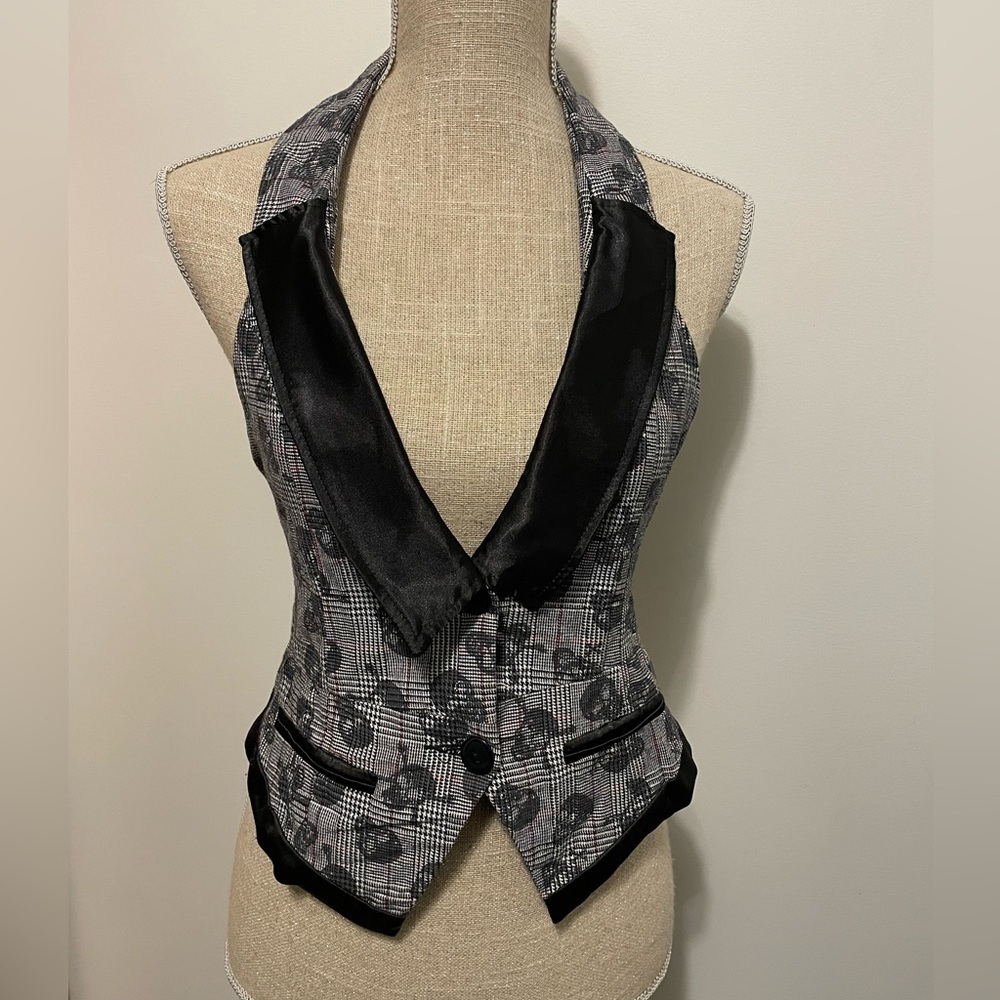 #130- Unbranded- women's plaid halter neck vest size 2